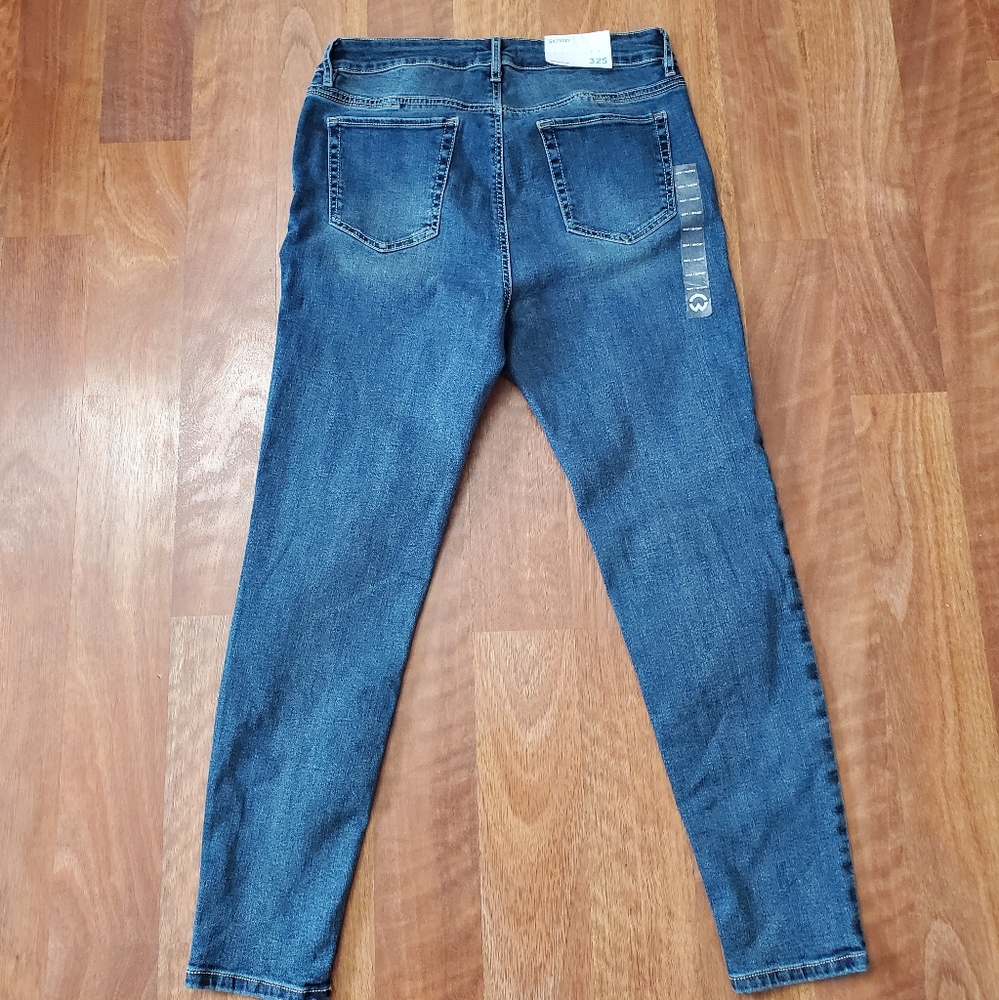 NWT MEN’S Shorter Blue Skinny Jeans 32 w, 27.5 Leg